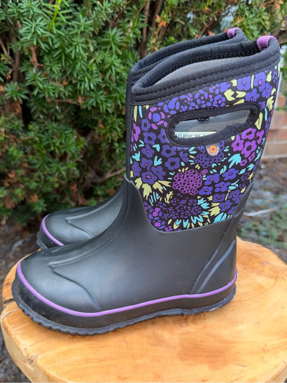 Bogs Kids Black Rain Boots with Purple Floral Upper Kids Size 2